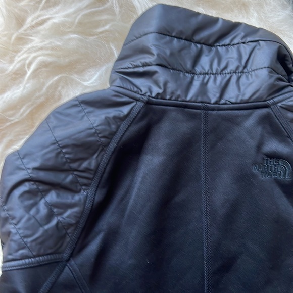 The North Face black shell lightweight jacket! - Picture 10 of 11